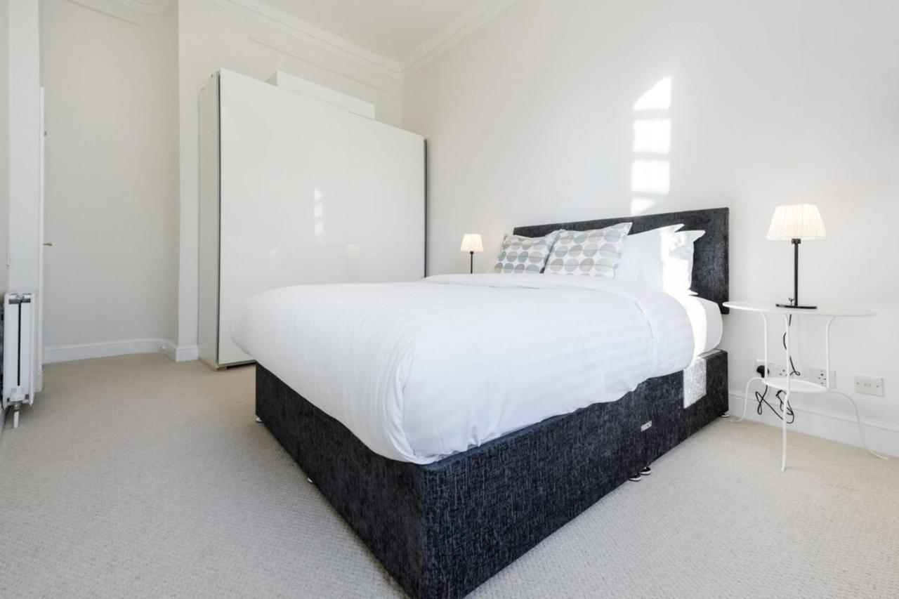Elegant Earl'S Court 2 Bedroom Flat Just 4 Minutes From Tube London Exterior photo