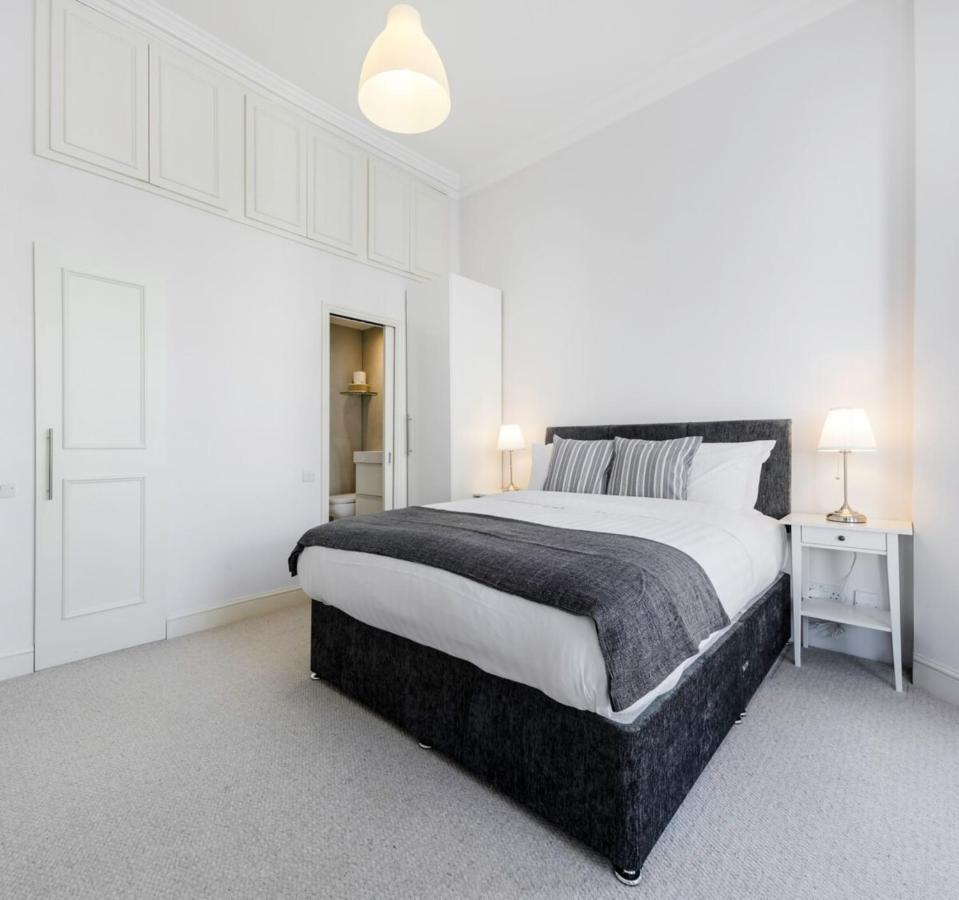 Elegant Earl'S Court 2 Bedroom Flat Just 4 Minutes From Tube London Exterior photo